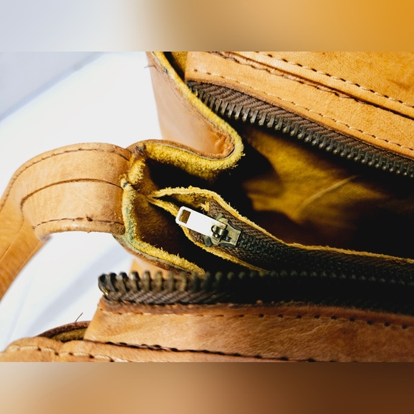 Vintage Avelar's Tooled Leather handbag - Picture 8 of 16